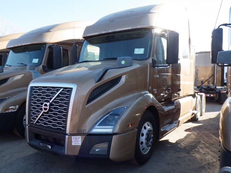 2022-volvo-vnl-760-image-1