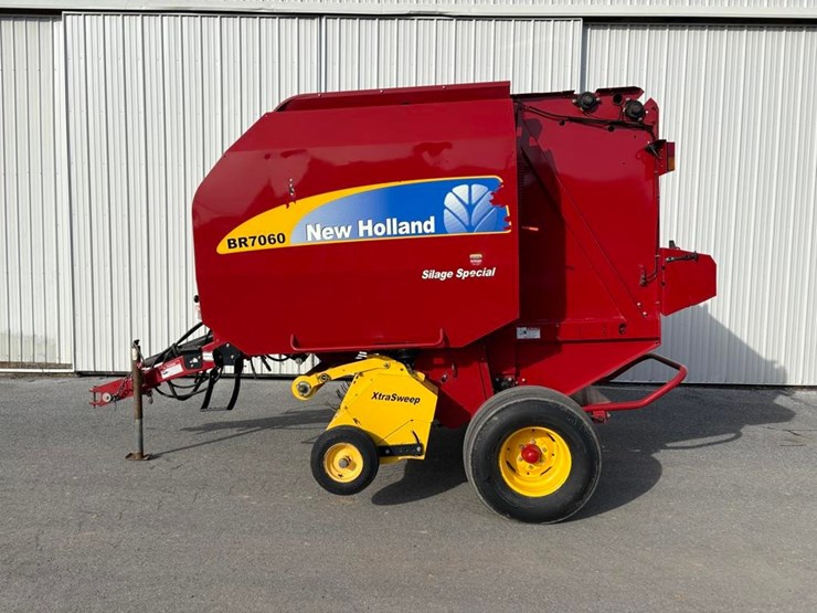new-holland-br7060-image-1
