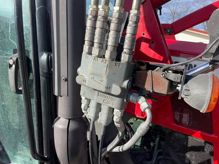2018-massey-ferguson-4710-image-16