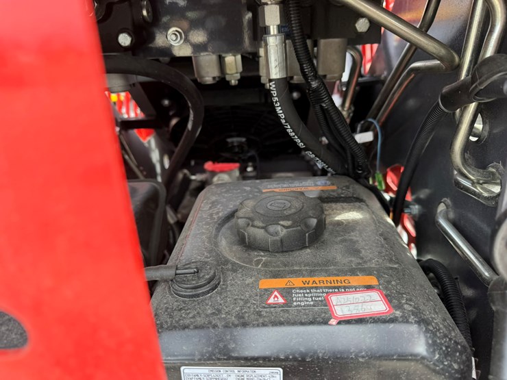 #22787-•-unused-agt-ysrt114-stand-on-tracked-loader-ysrt142025l110321-image-8