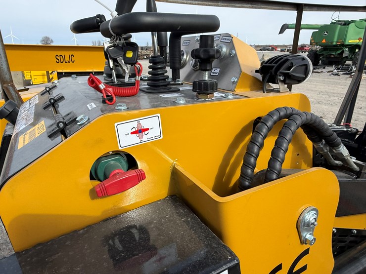 #77-•-unused-cfg-kkta27-stand-on-tracked-loader-kkta272025l110878-inv#-35713-image-23