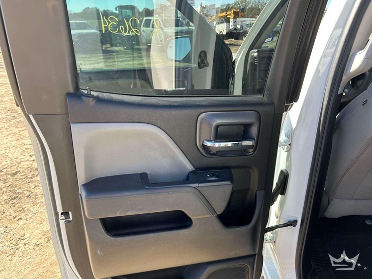 2019-chevrolet-silverado-1500-image-15