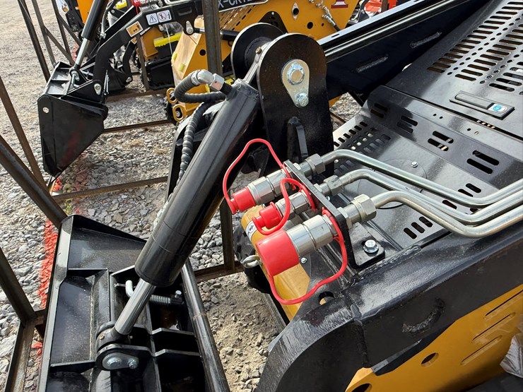 #77-•-unused-cfg-kkta27-stand-on-tracked-loader-kkta272025l110878-inv#-35713-image-13