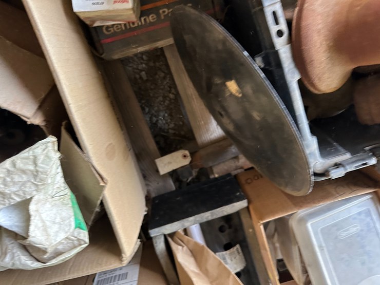 #35889-•-lot-of-disk-spacers-and-other-parts-image-7