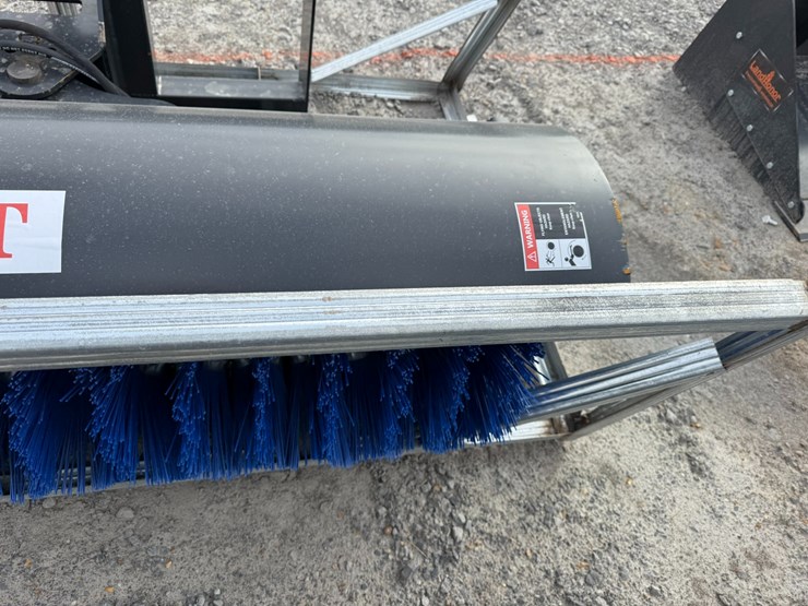 #2092-•-unused-jct-skid-steer-sweeperinv#-36035-image-7