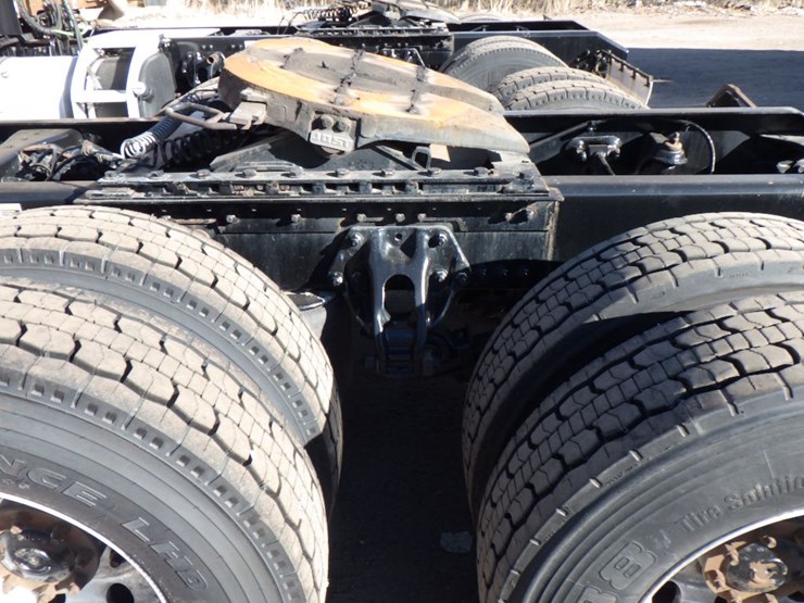 2022-kenworth-t680-image-16