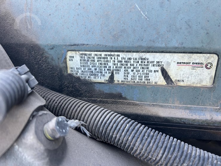 1999-volvo-vnl64t770-image-26