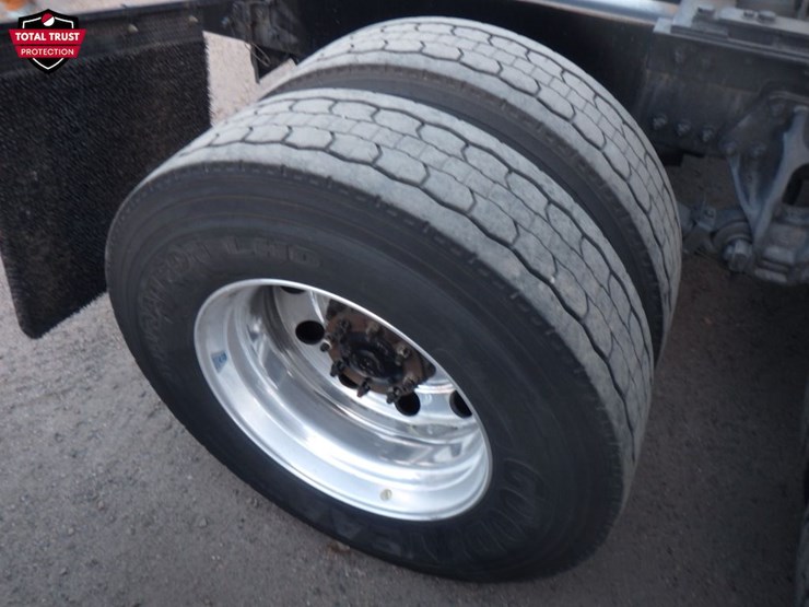 2022-kenworth-t680-image-7