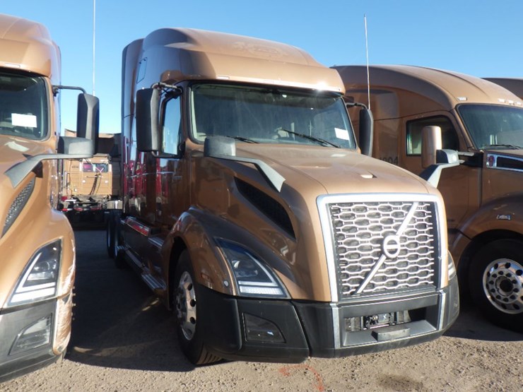 2023-volvo-vnl-760-image-3