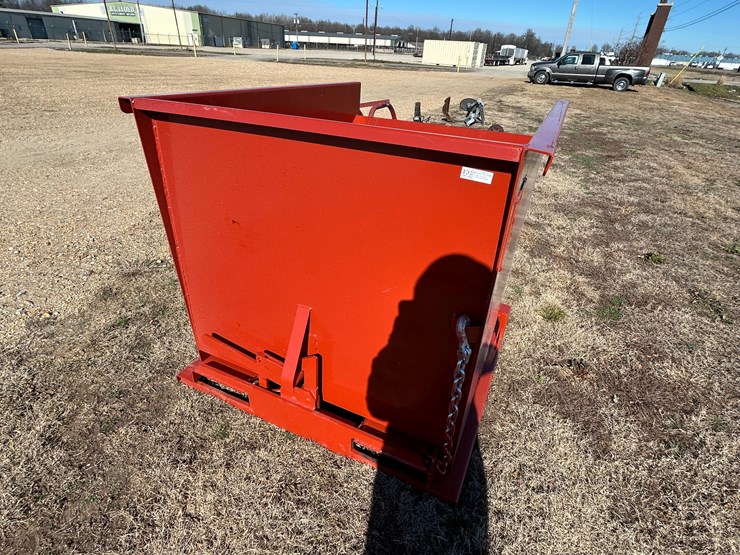 #37635-•-unused-2.0cy-skid-steer-hopper-w/fork-pockets-image-4