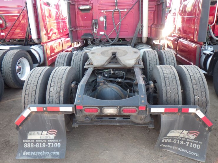 2020-volvo-vnl-760-image-7