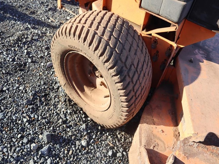 3-wheel-skag-riding-mower-non-running-image-9