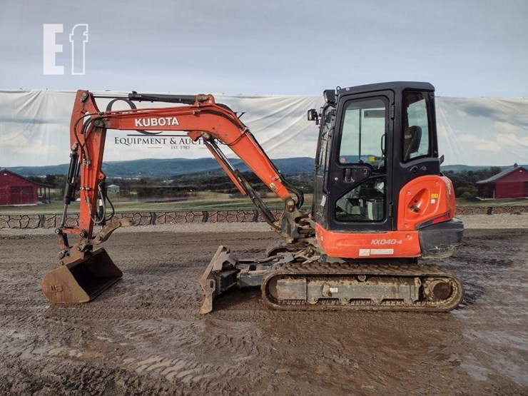 2017-kubota-kx040-4-image-1