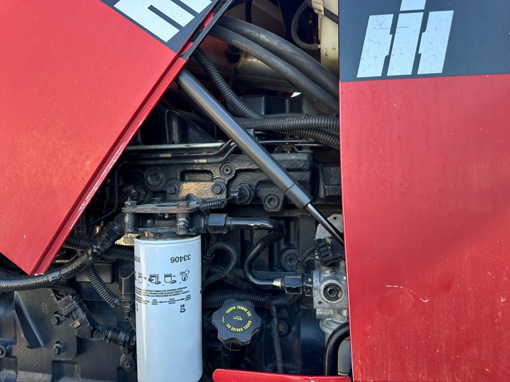 #35799-•-2004-case-mx285-tractor-image-48