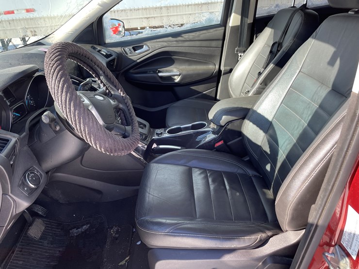 2014-ford-escape-titanium-image-29