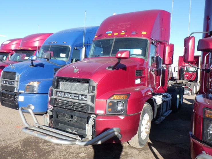 2020-mack-an64t-image-1