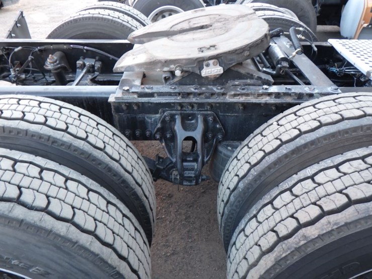 2022-kenworth-t680-image-11