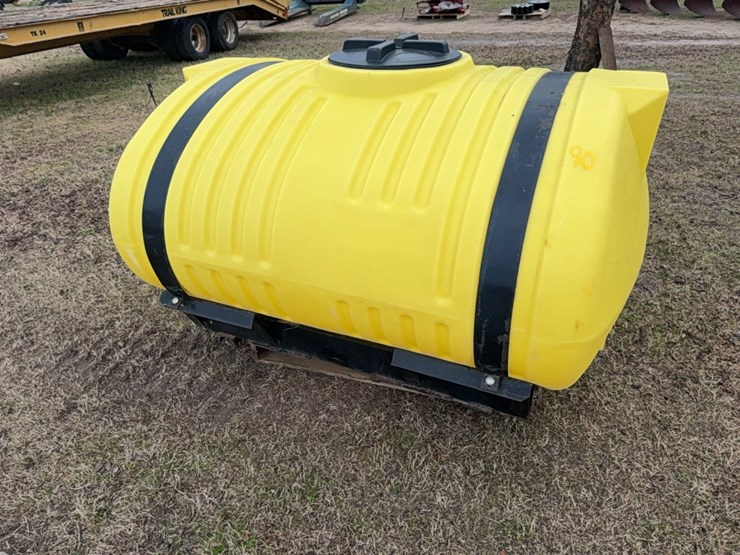 400-gallon-elliptical-tank-with-metal-straps-￼-image-8