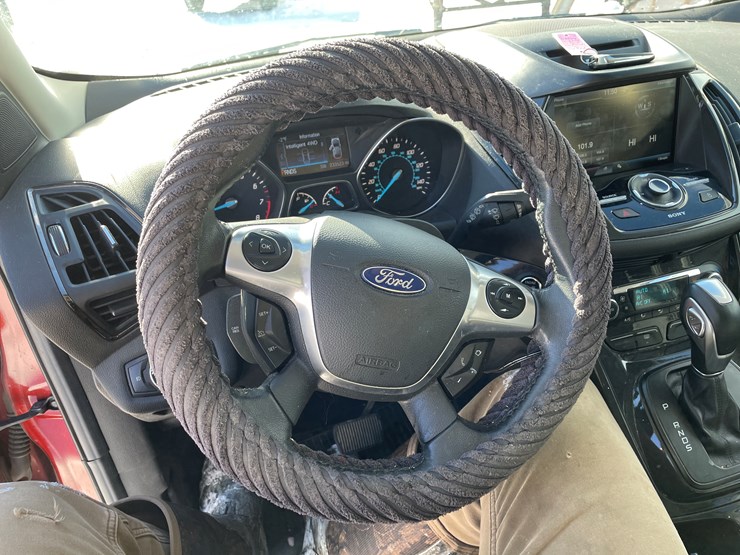 2014-ford-escape-titanium-image-40