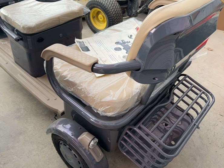 high-end-mini-golf-cart--2-seater-image-11