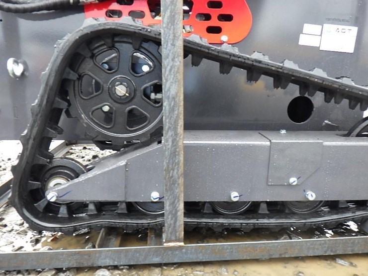 2025-agt-ysrt14-skid-steer-tracked-loader-image-8