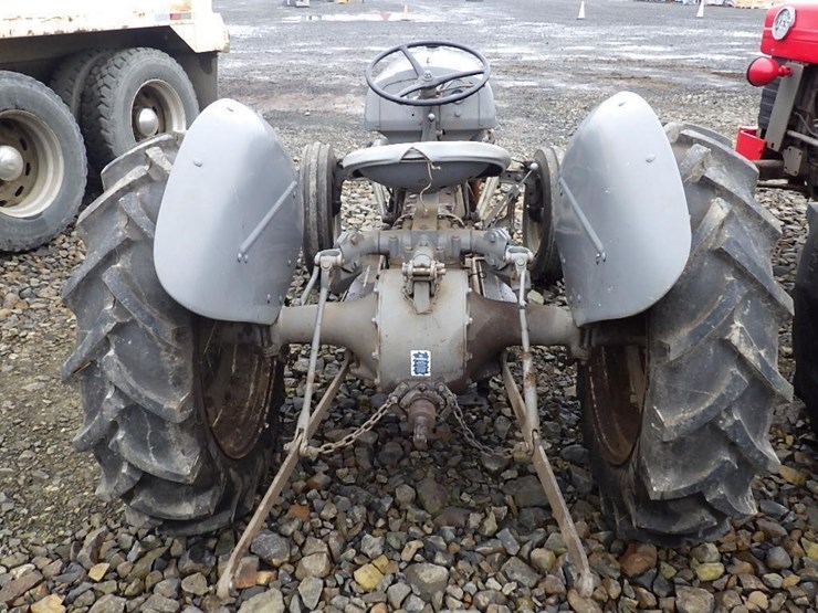 ford-tractor-image-5