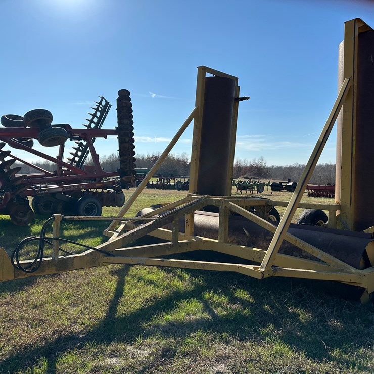 #35820 • 30' Smooth Drum Roller