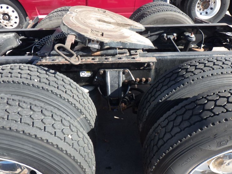 2016-kenworth-t880-image-13