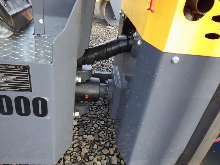 2025-sdlool-1000-vibratory-smooth-drum-roller-image-7