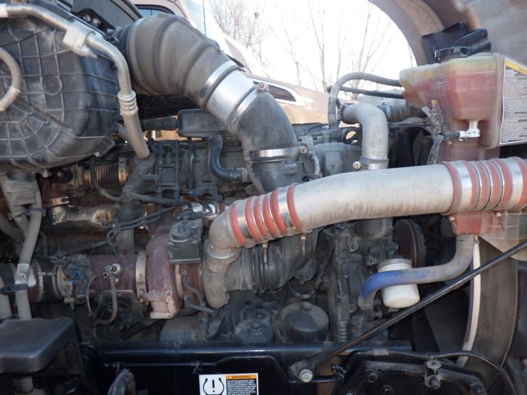 2022-kenworth-t680-image-29