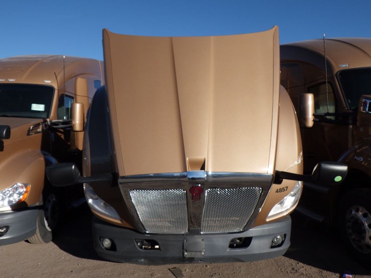 2022-kenworth-t680-image-32