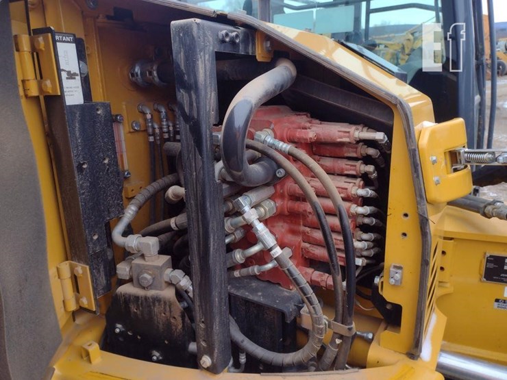 2021-deere-85g-image-46