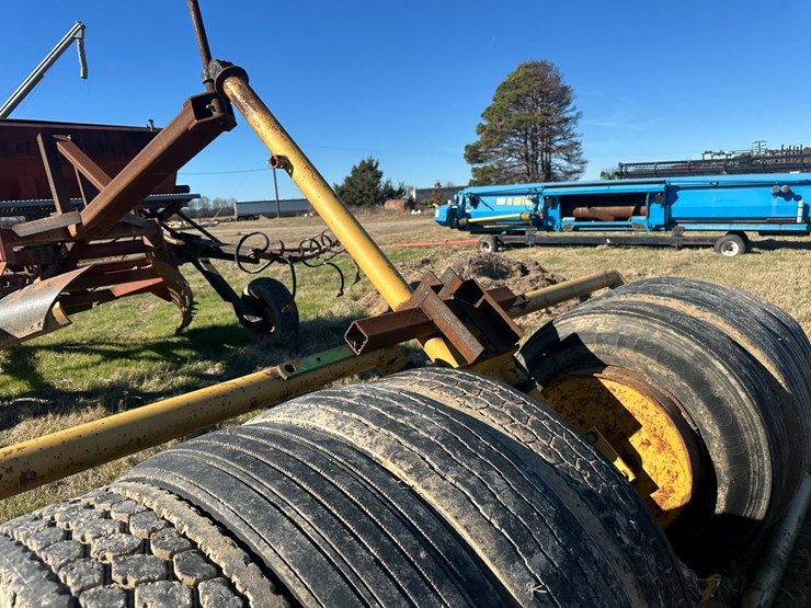 #35253-•-levee-hog-levee-squeeze-w/seeder-and-wheel-type-levee-packer-image-13