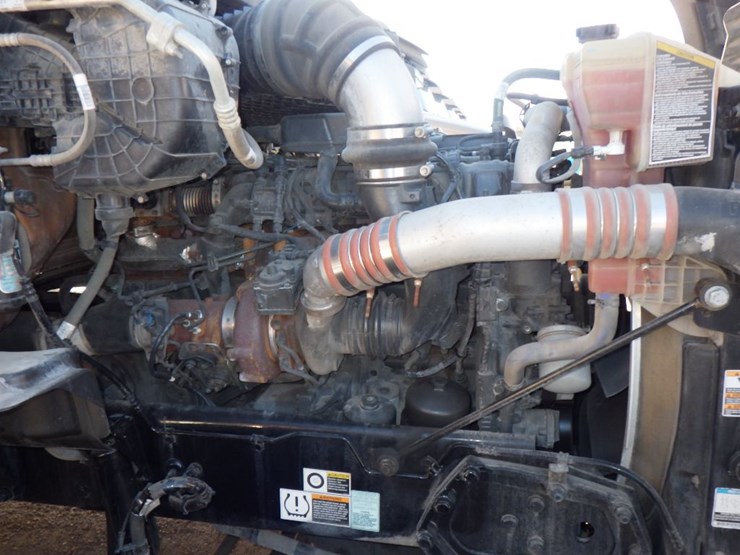 2022-kenworth-t680-image-26