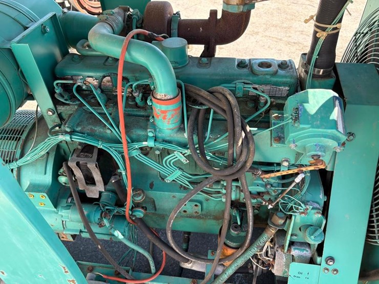 onan-634t-6-cylinder-genset-image-3