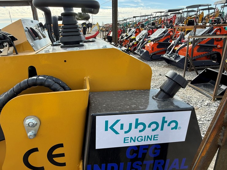 #77-•-unused-cfg-kkta27-stand-on-tracked-loader-kkta272025l110878-inv#-35713-image-8