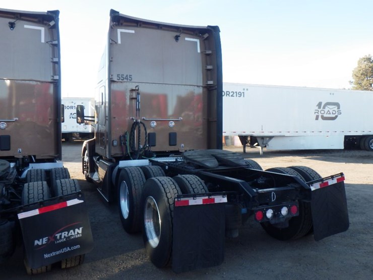 2024-kenworth-t680-image-11
