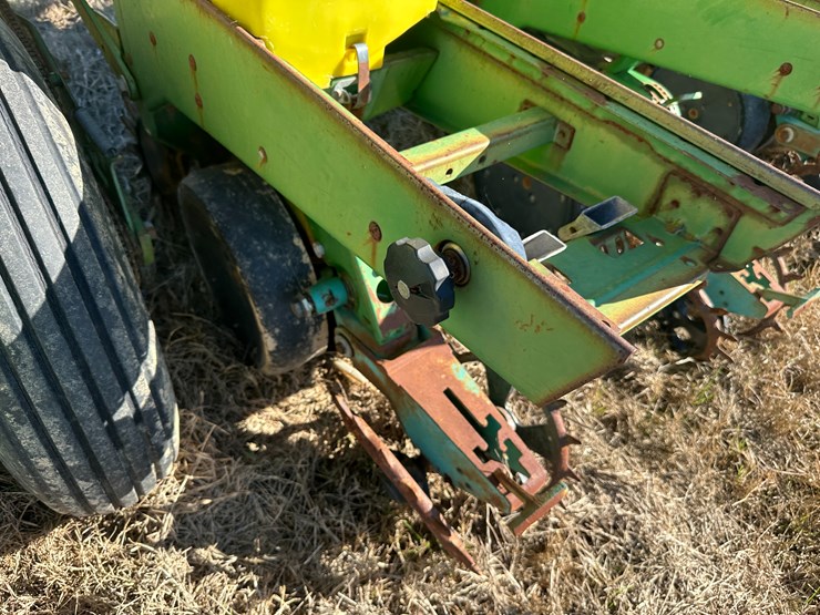 35257-john-deere-12-image-37