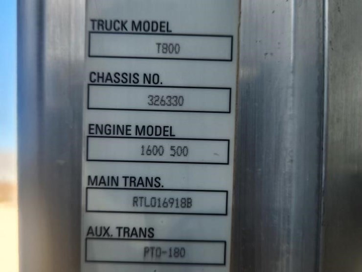 2012-kenworth-t800-image-16