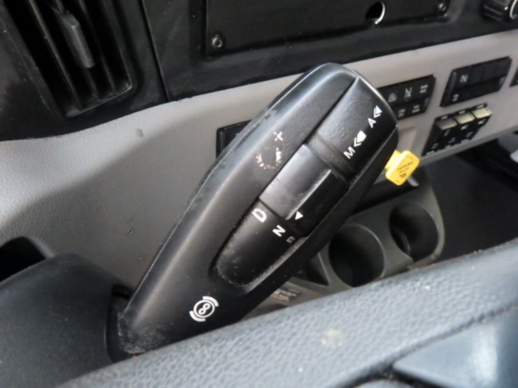 2022-freightliner-cascadia-126-image-19