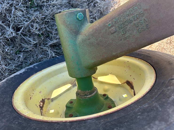 john-deere-27-image-16