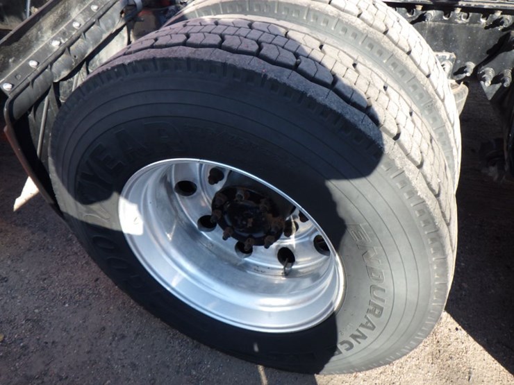 2017-freightliner-cascadia-125-evolution-image-17