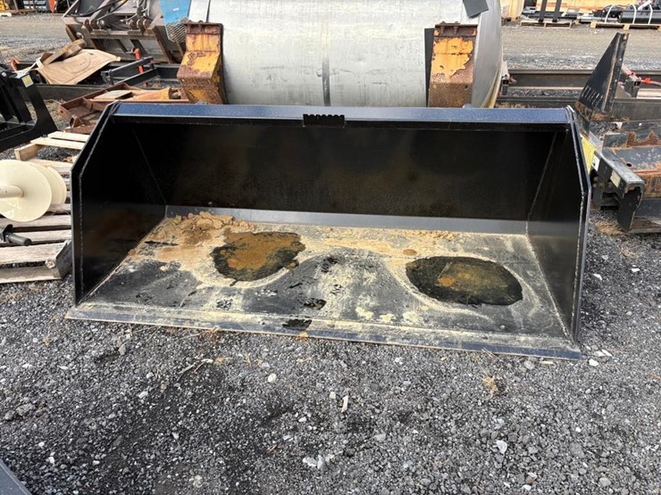 (new)-78in-snow/material-bucket-image-2