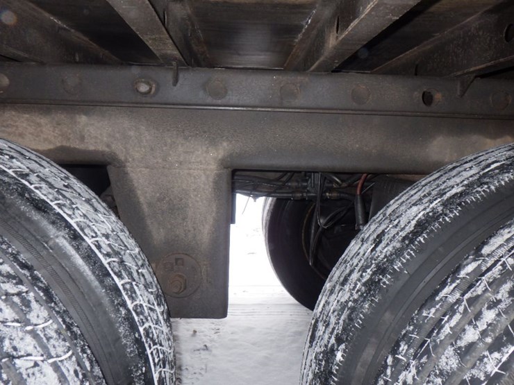 2011-utility-3000r-image-10