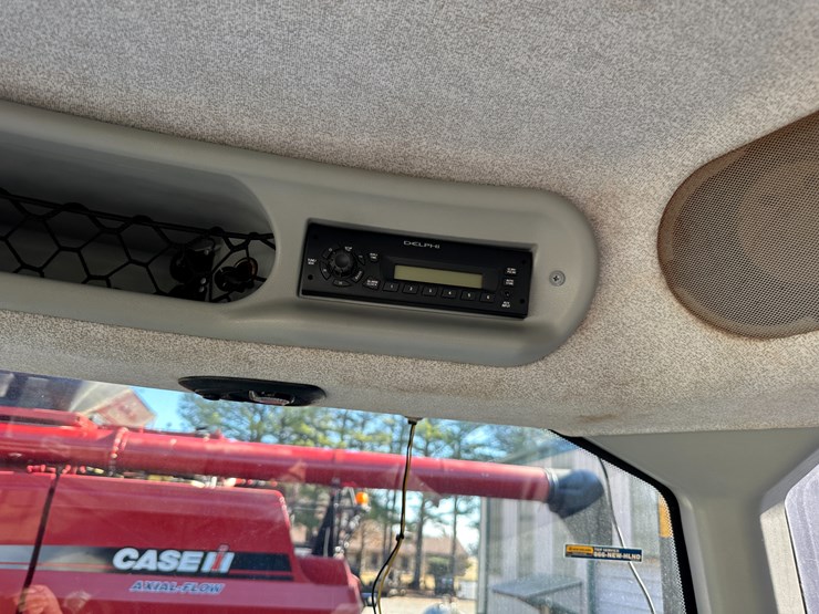 2014-new-holland-t8.330-image-75