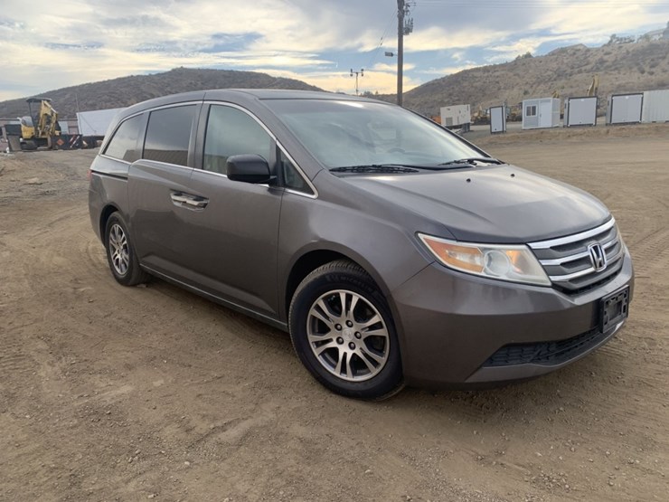 2012-honda-odyssey-exl-image-2