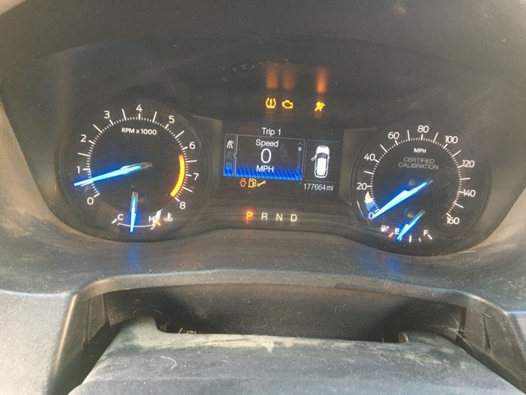 2016-ford-explorer-image-6