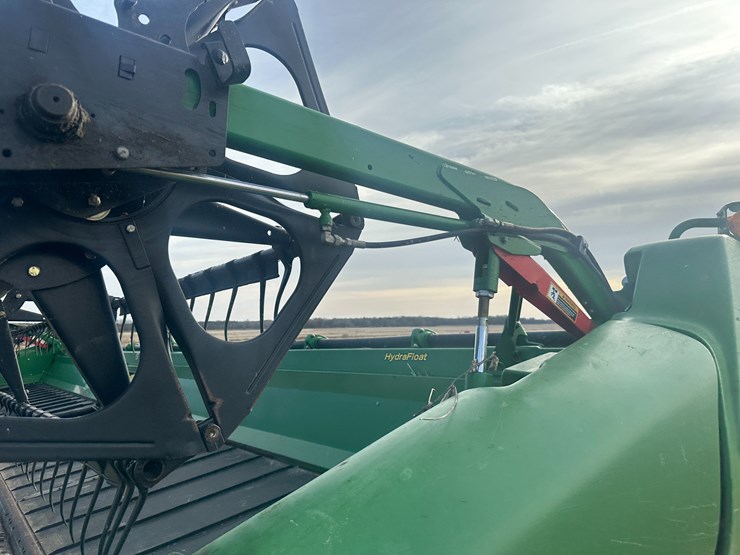 2015-john-deere-630d-image-24