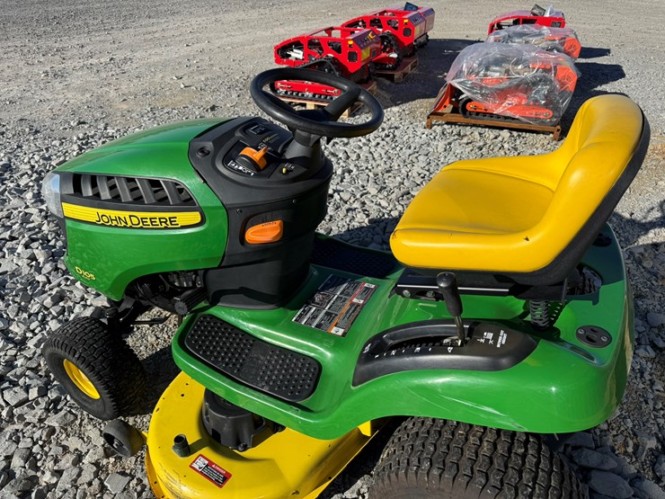 john-deere-d105-image-17