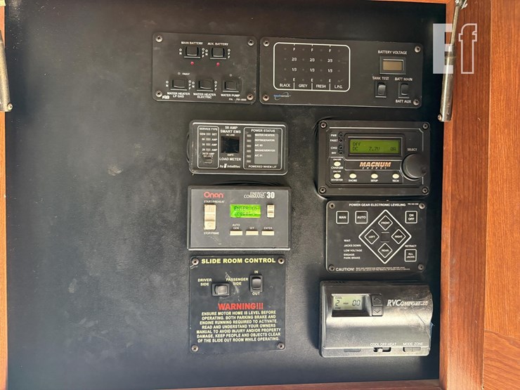 2008-2008-fleetwood-40'-diesel-pusher-motorhome-32777-image-14